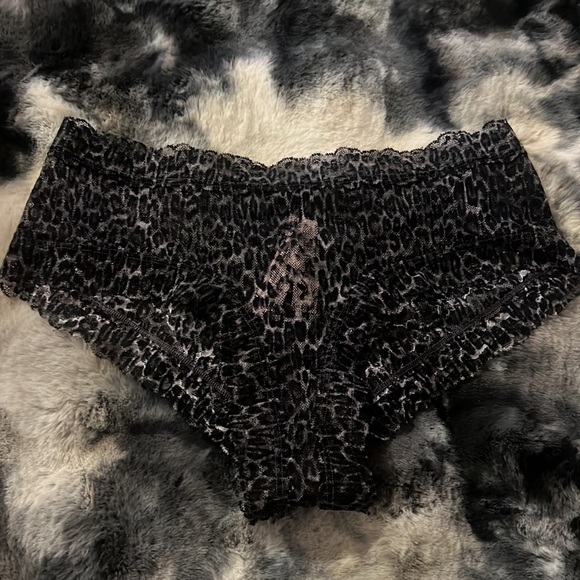 Victoria’s Secret The Lacie
Lace-Up Lace Cheeky Tornado Grey Leopard NWT! -Med - Picture 2 of 4